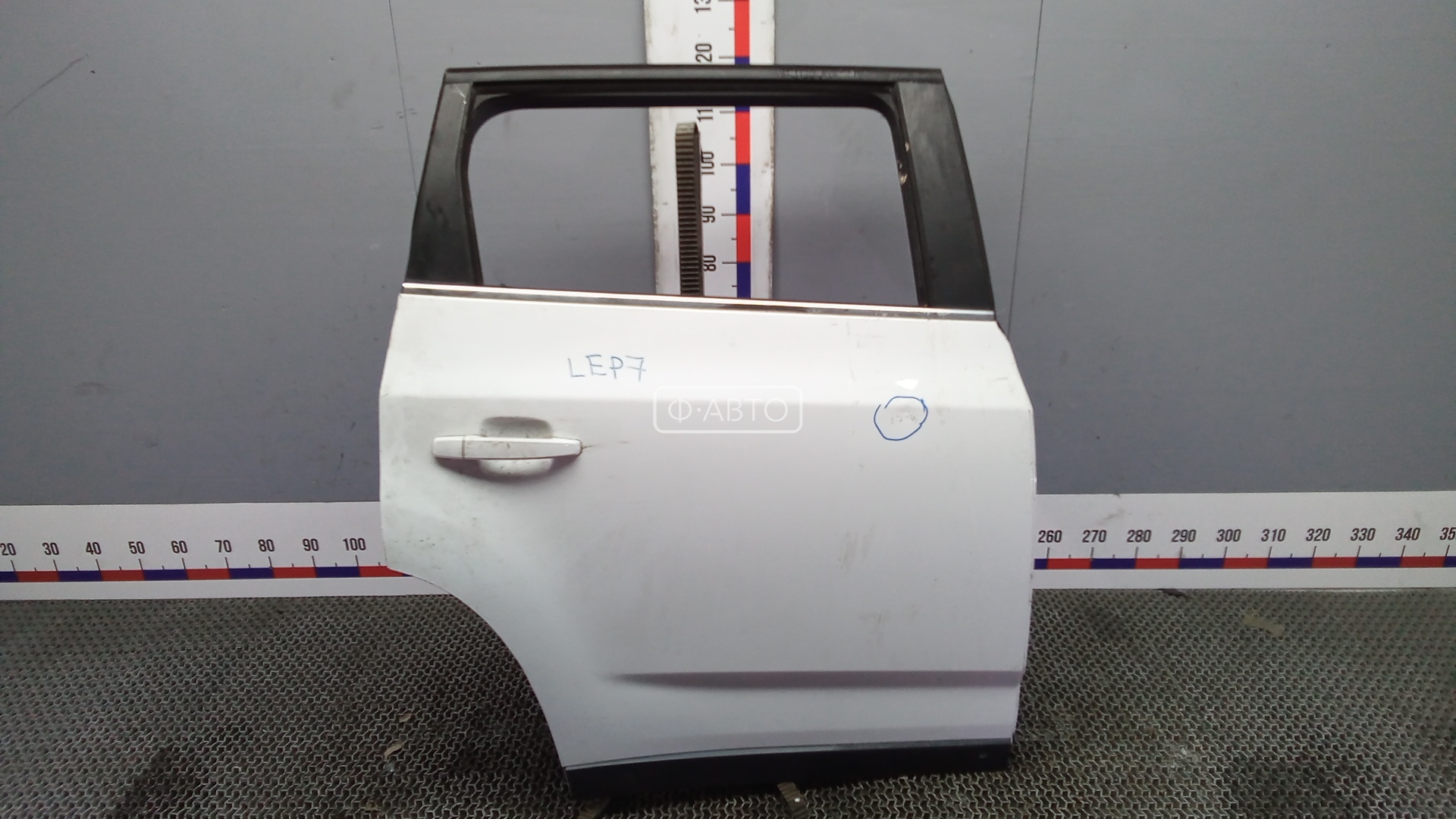 Дверь задняя правая