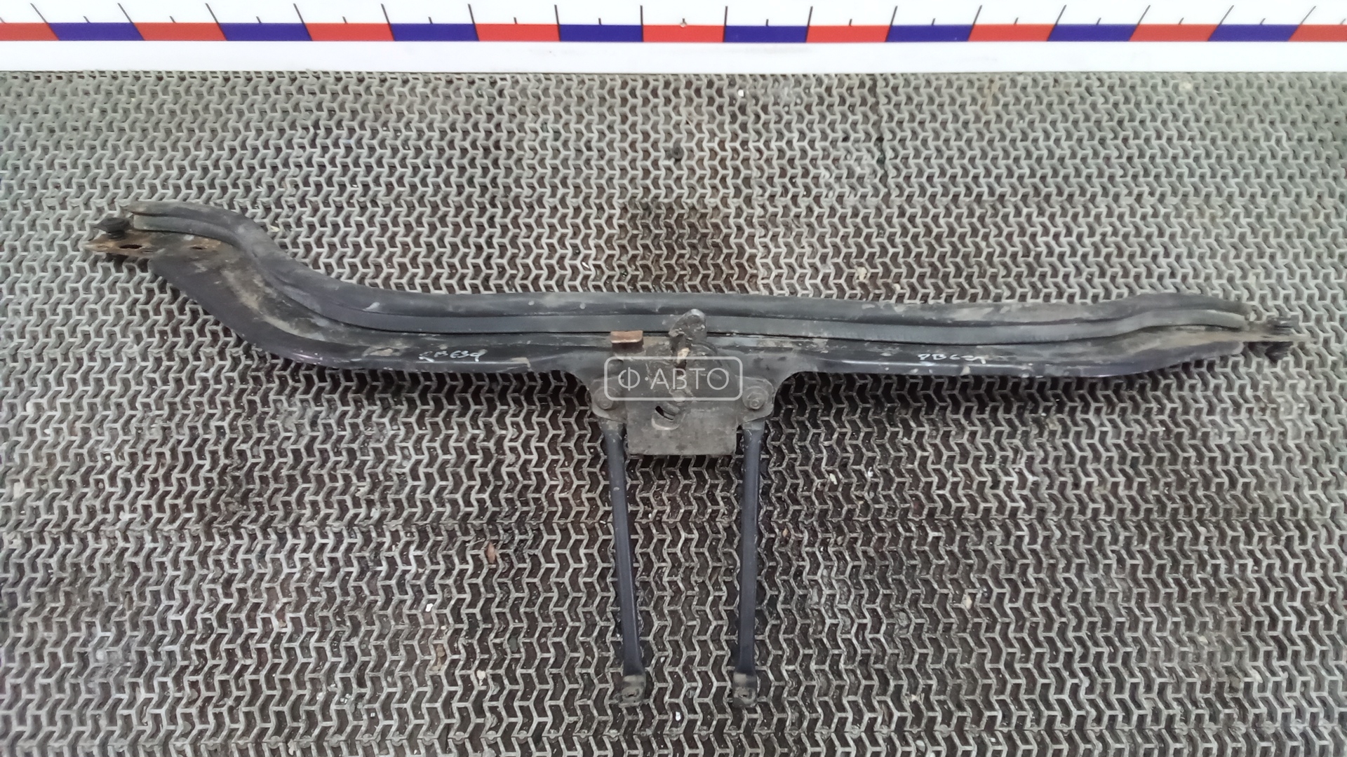 Рамка капота