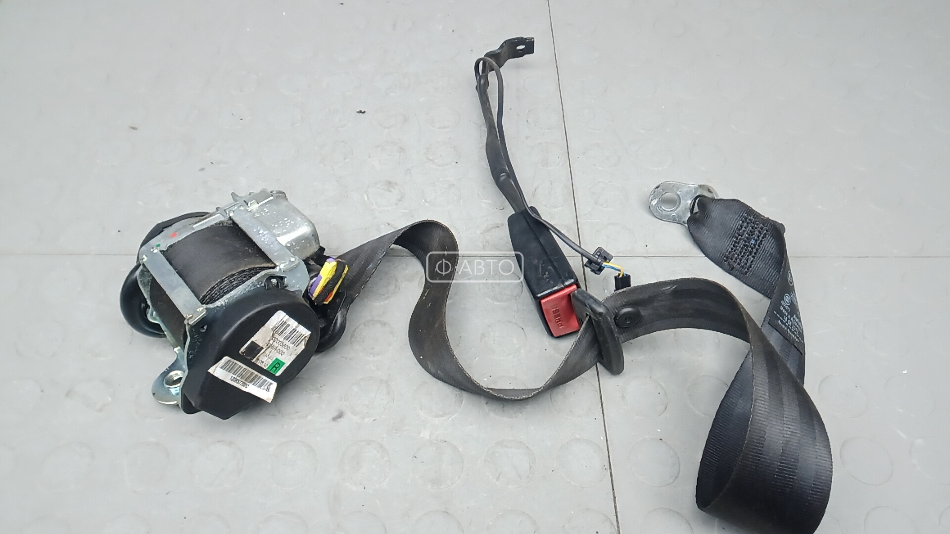 Ремень безопасности с пиропатроном сиденья переднего