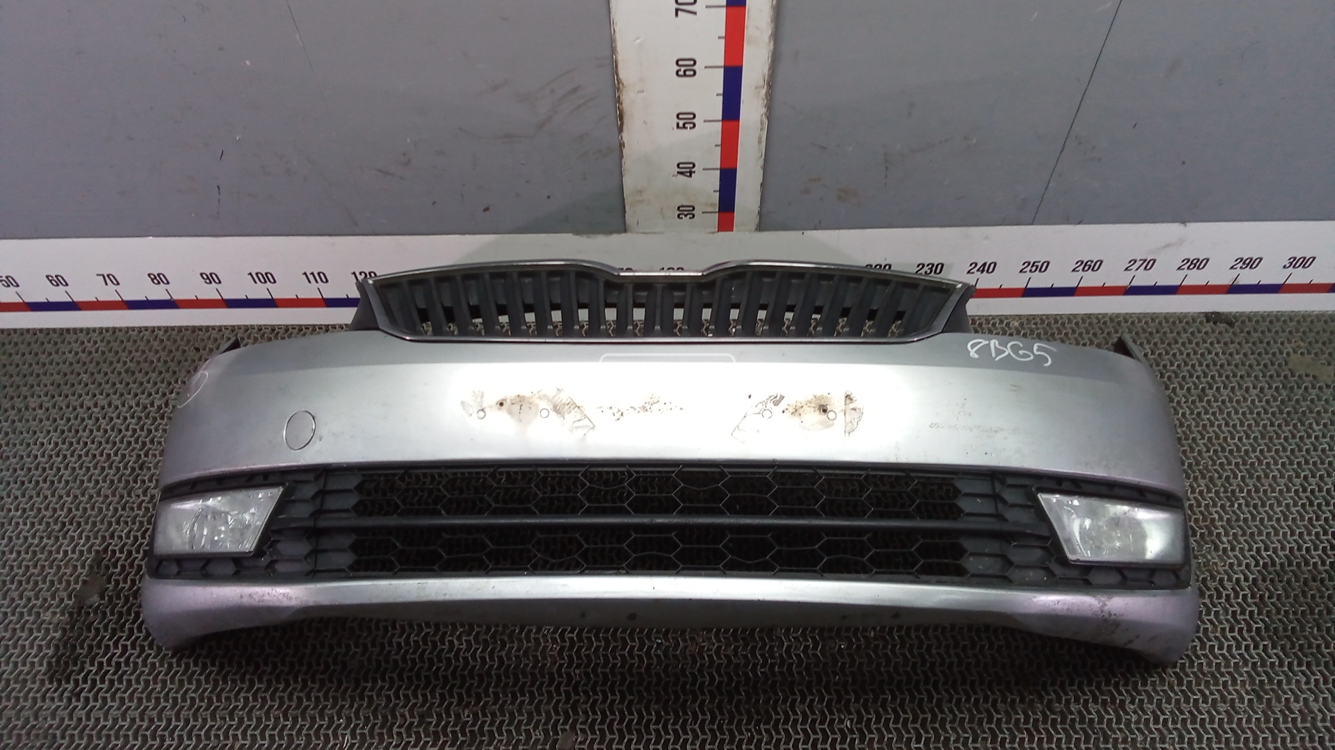 Бампер передний