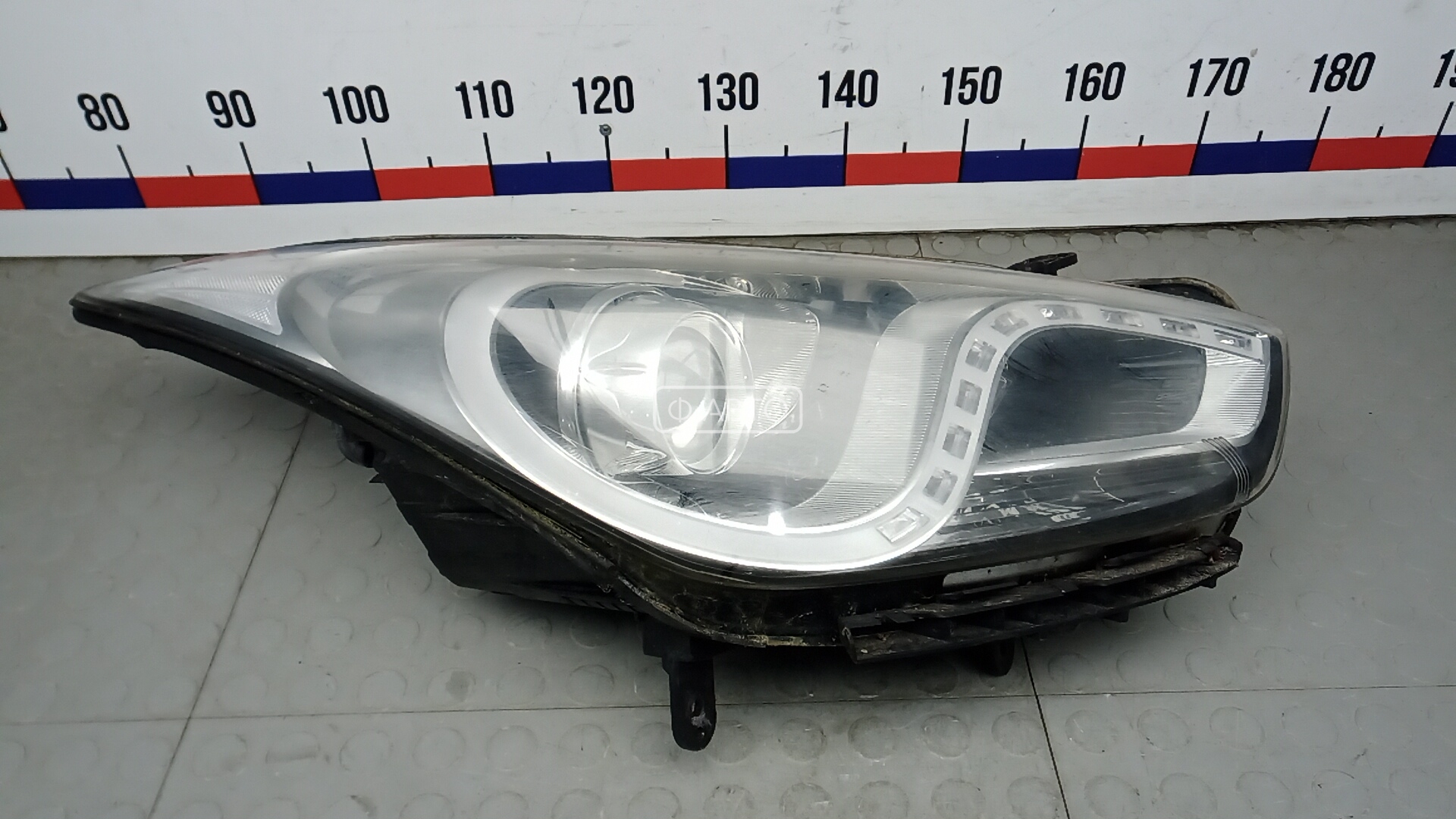 Фара правая