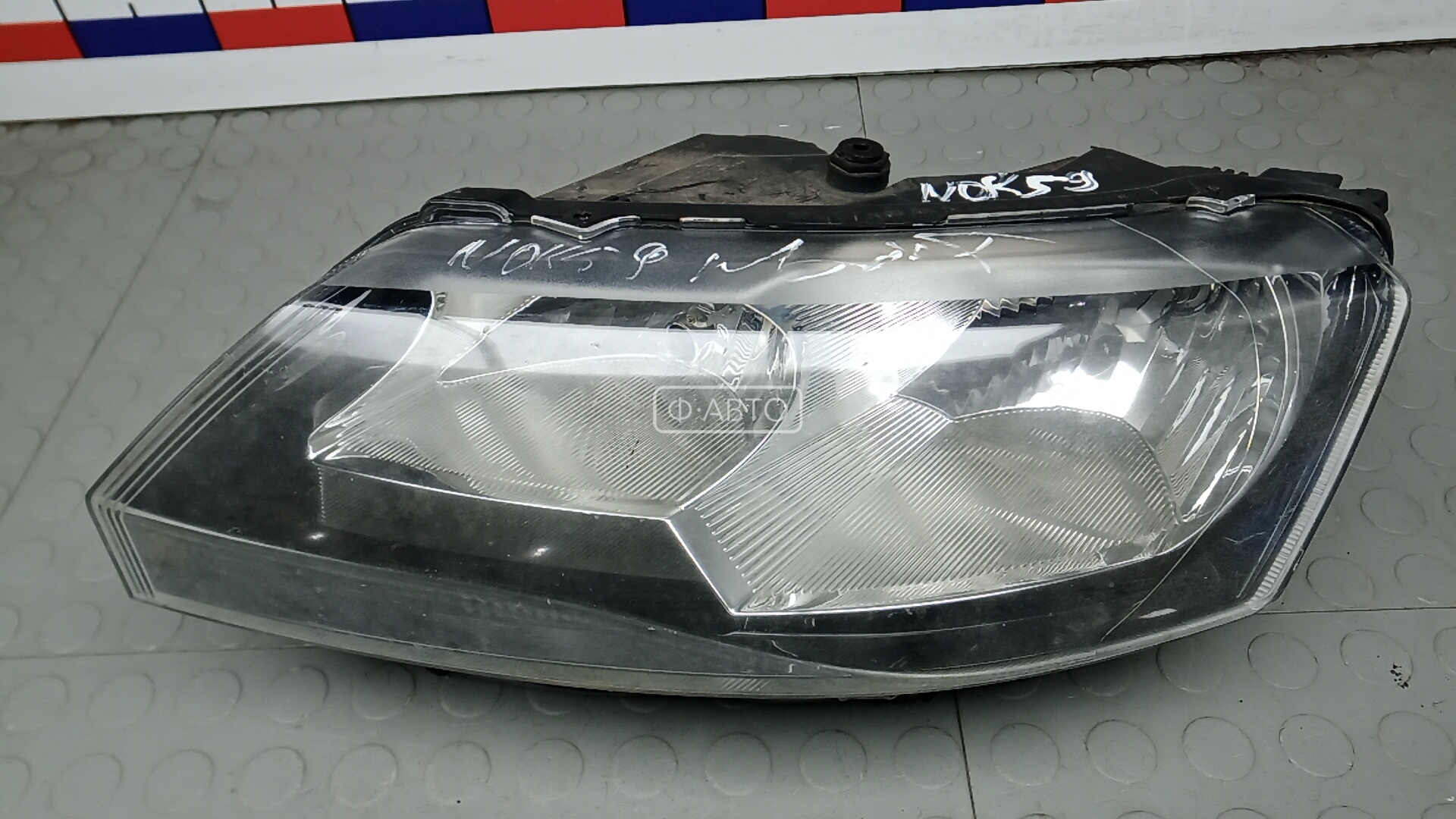 Фара левая