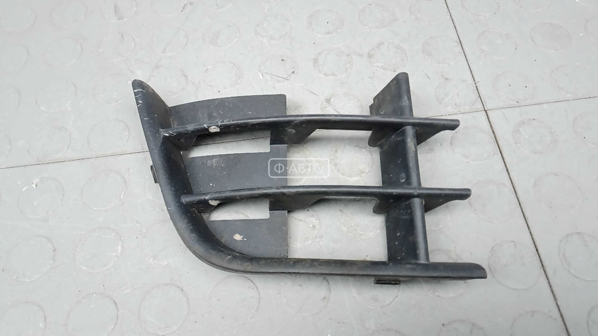 Решетка бампера передняя