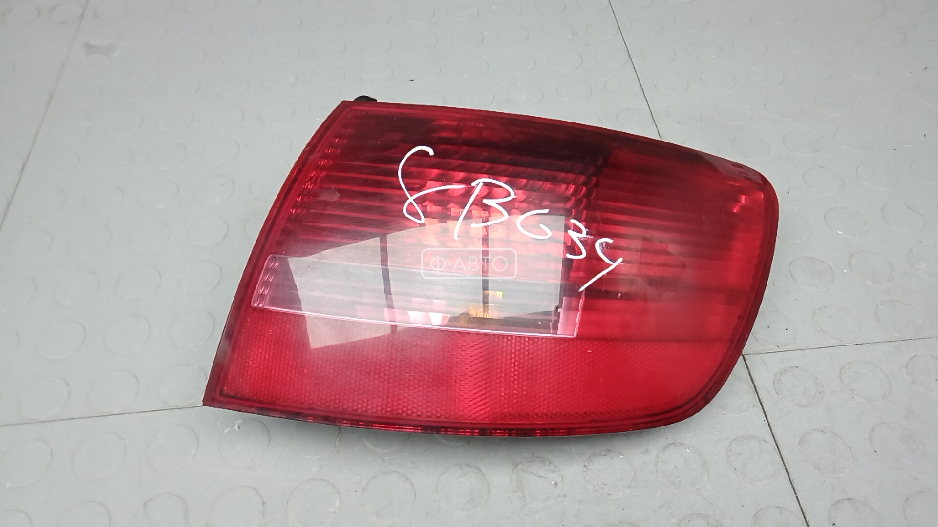 Фонарь задний правый
