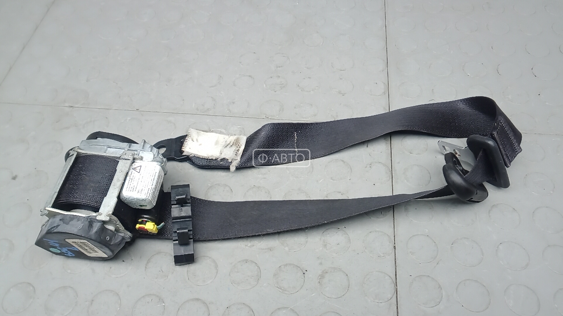 Ремень безопасности с пиропатроном сиденья переднего