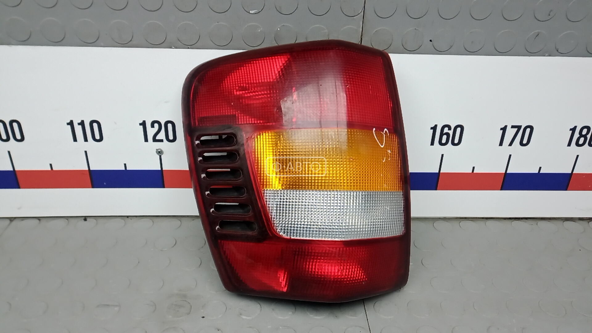 Фонарь задний левый