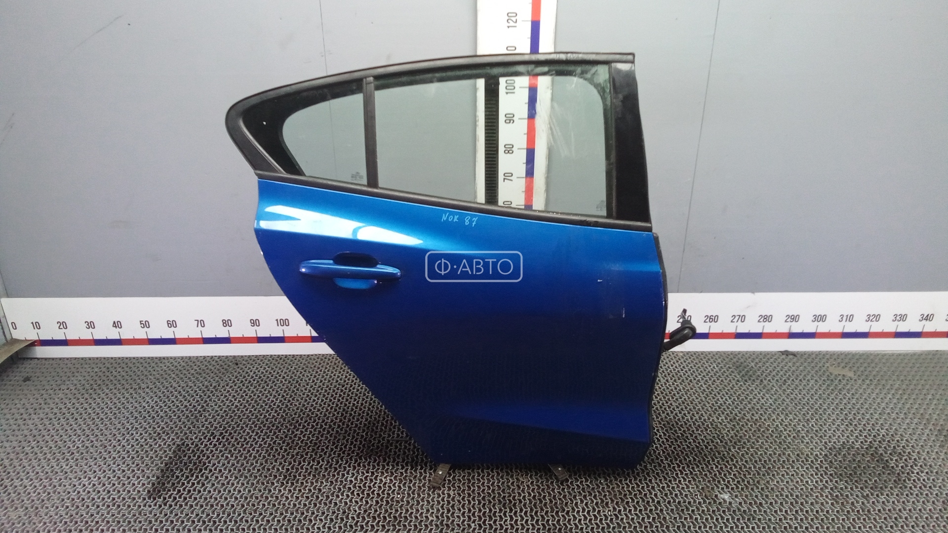 Дверь задняя правая