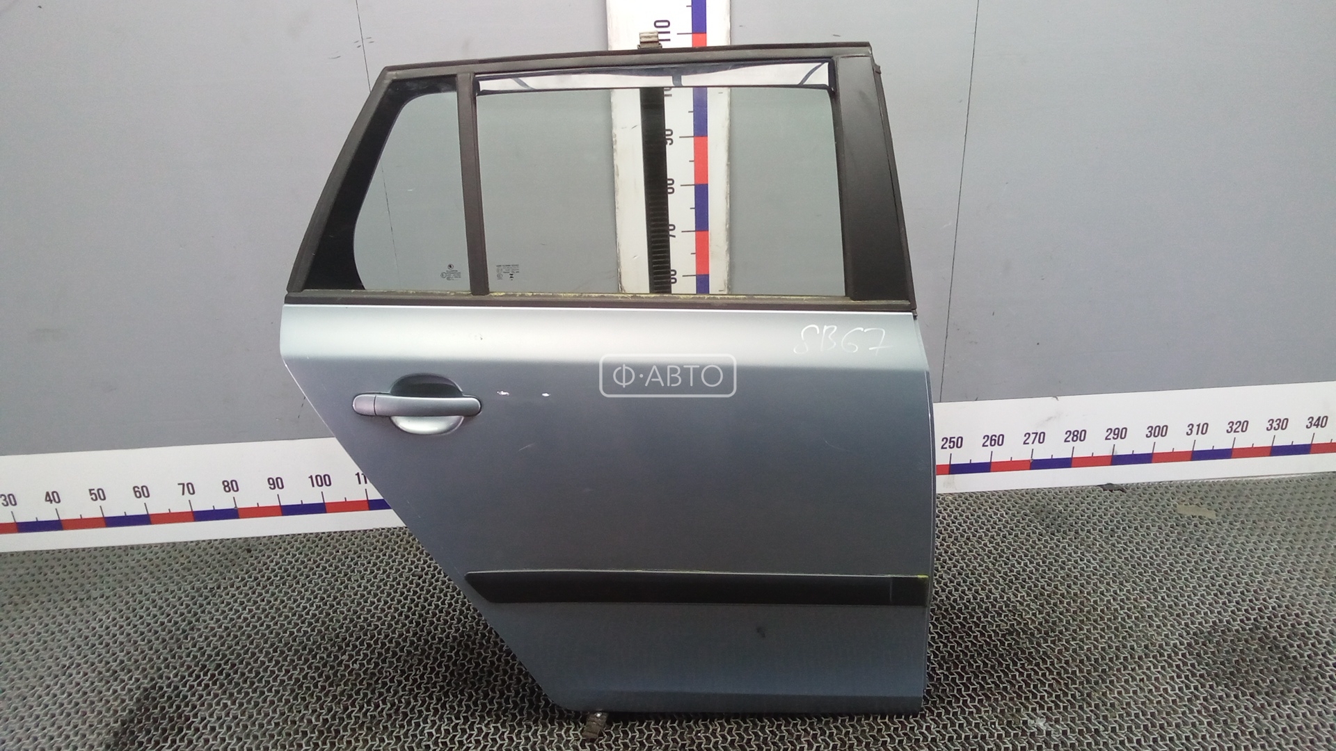 Дверь задняя правая