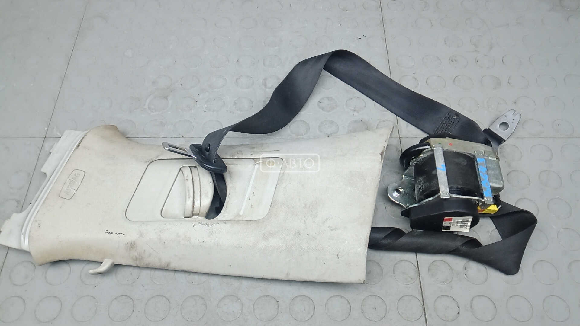 Ремень безопасности с пиропатроном сиденья переднего