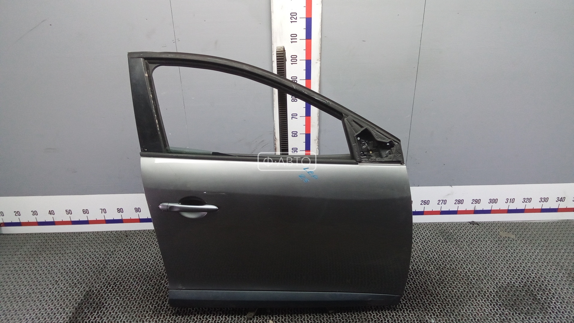Дверь передняя правая