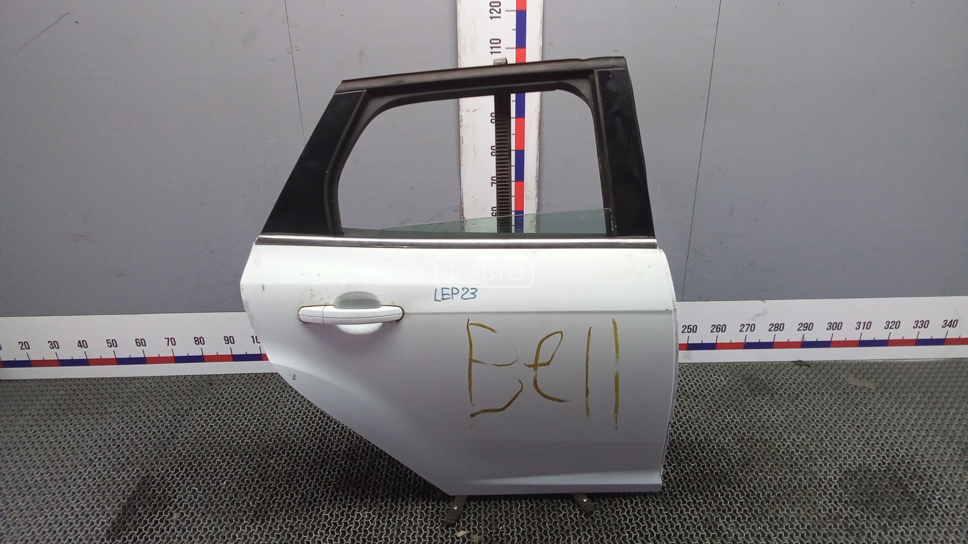 Дверь задняя правая