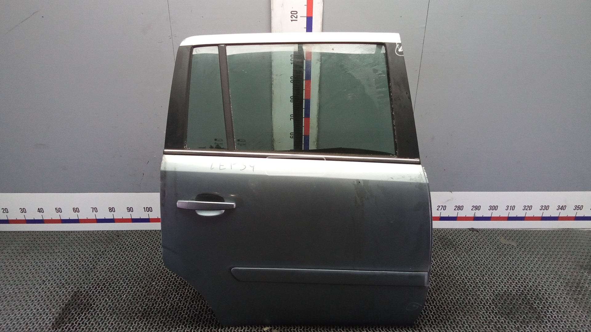 Дверь задняя правая