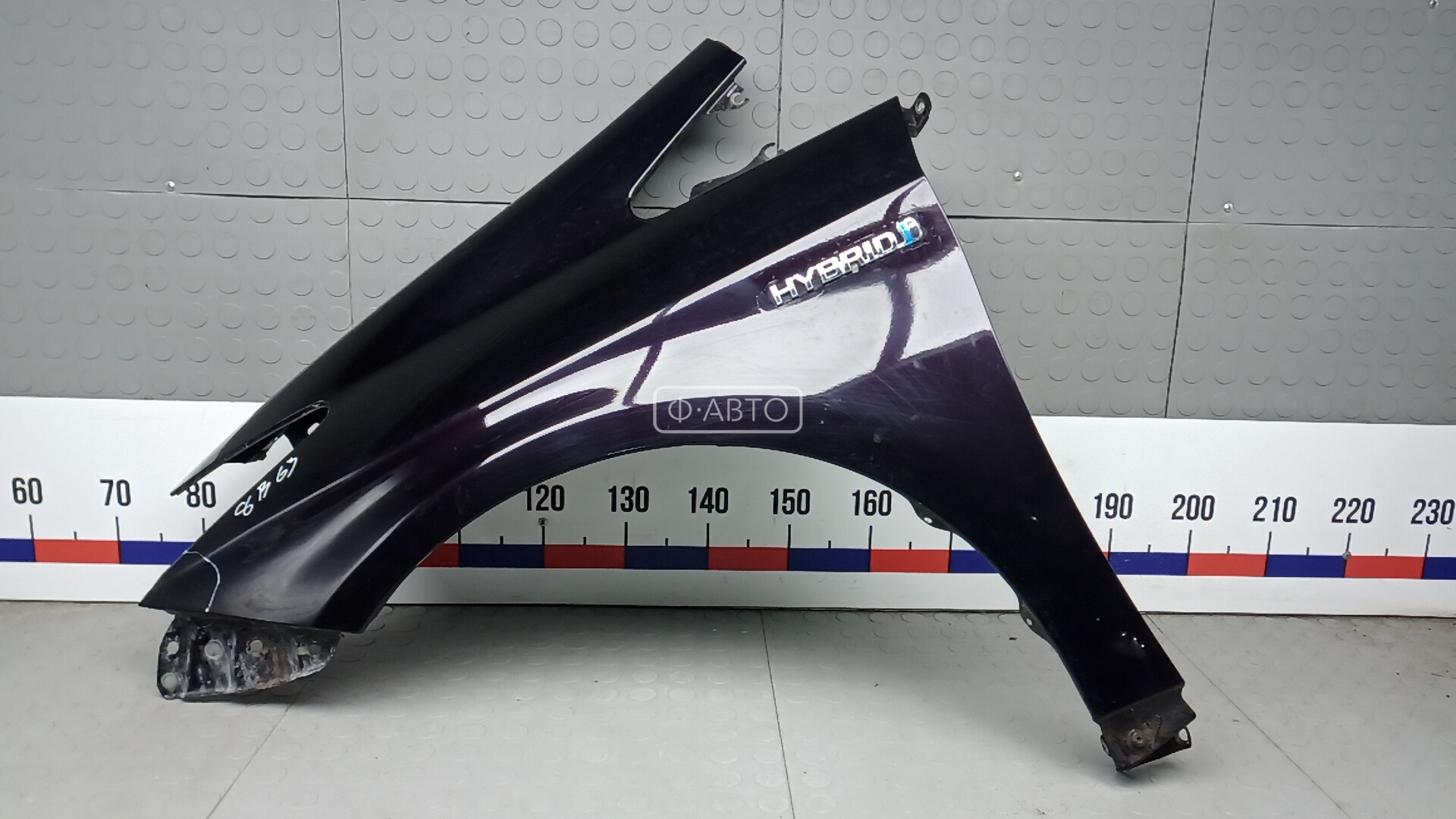 Крыло переднее левое