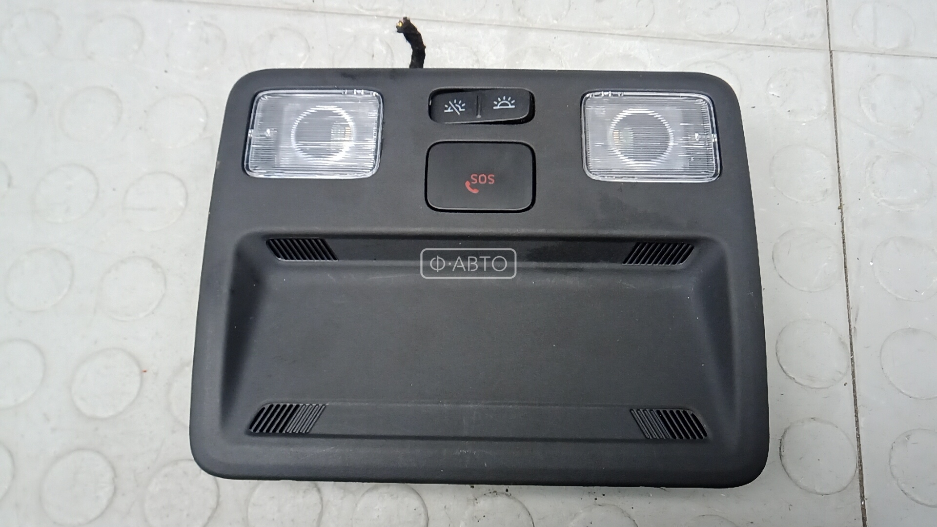 Фонарь освещения салона