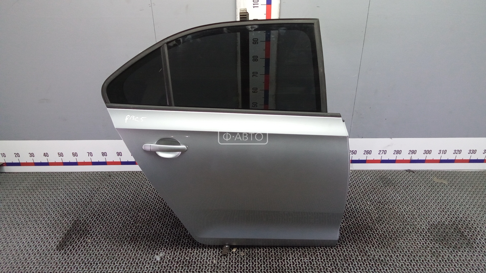 Дверь задняя правая