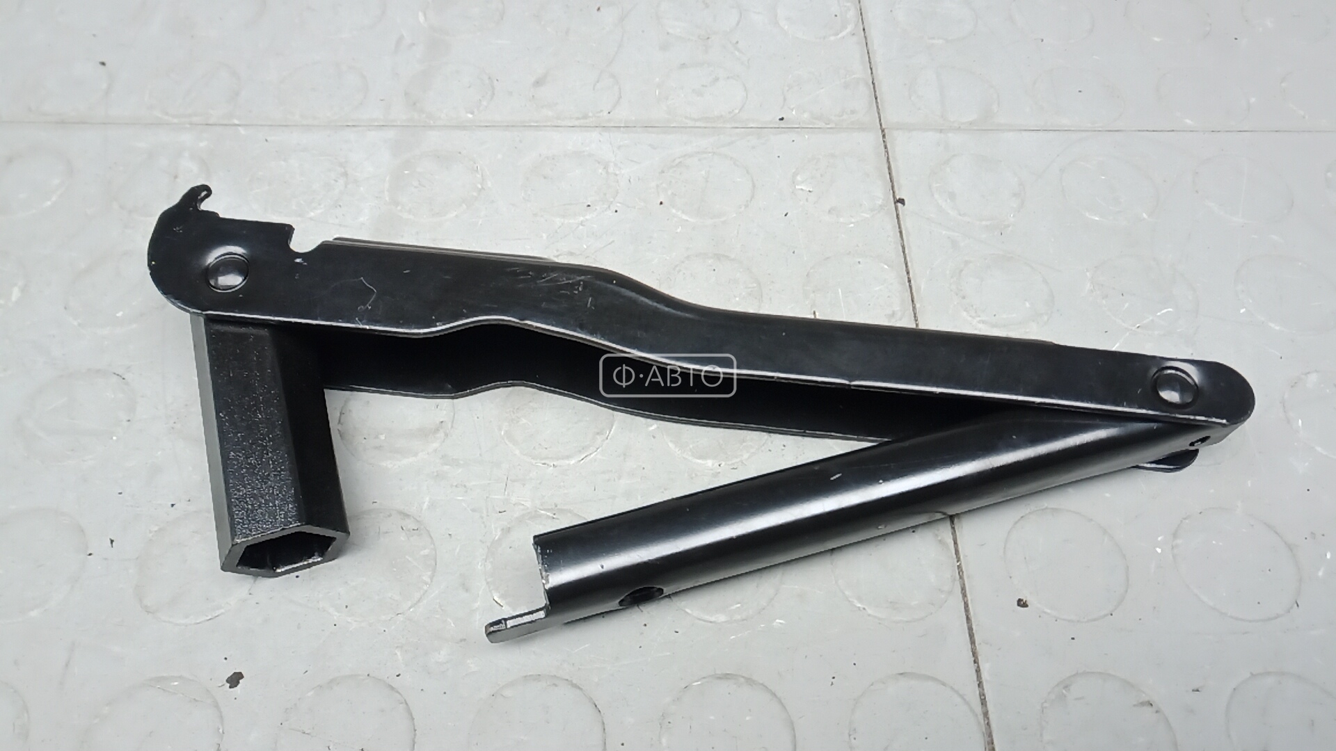 Ключ колесный