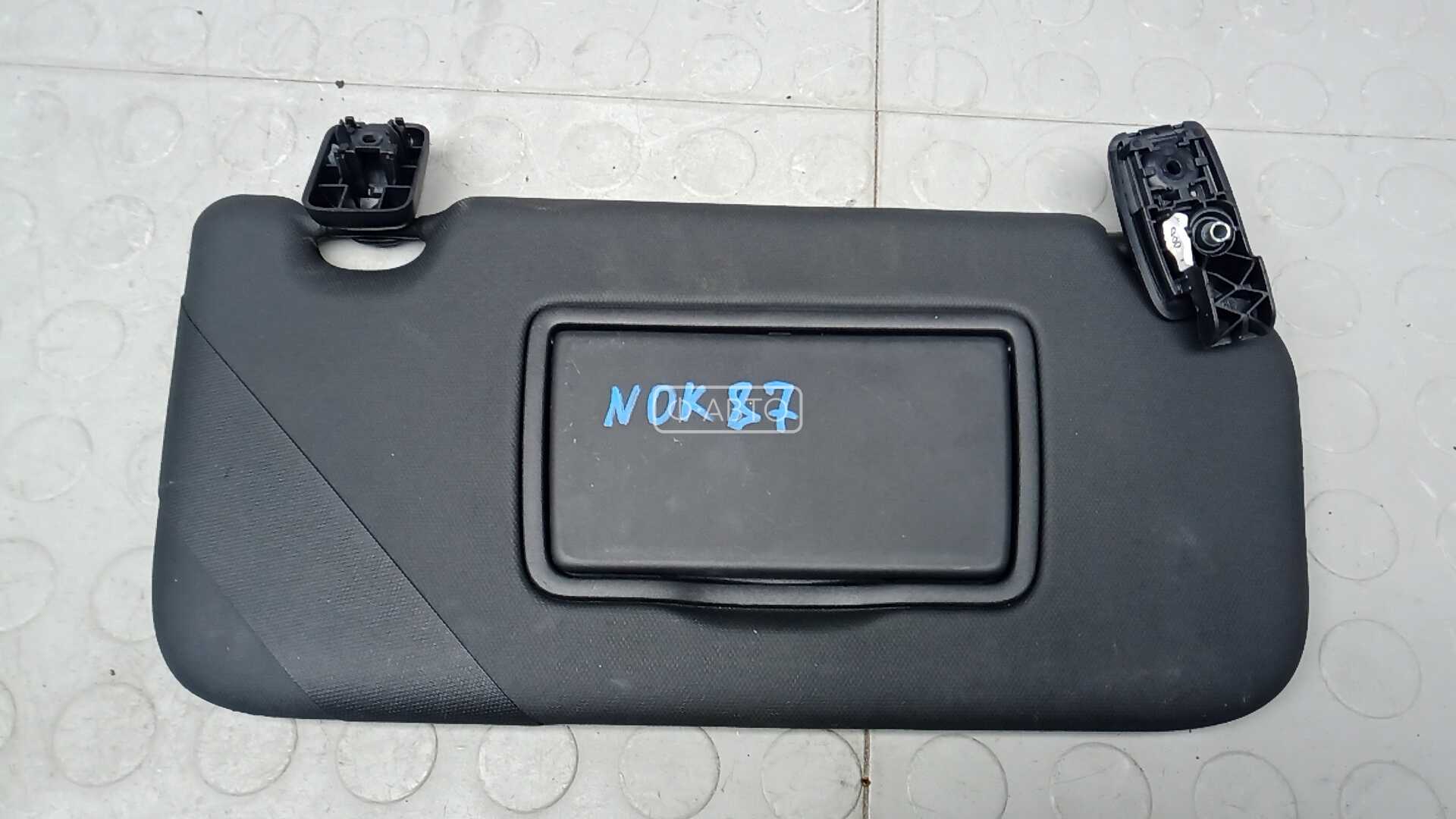 Солнцезащитный козырек