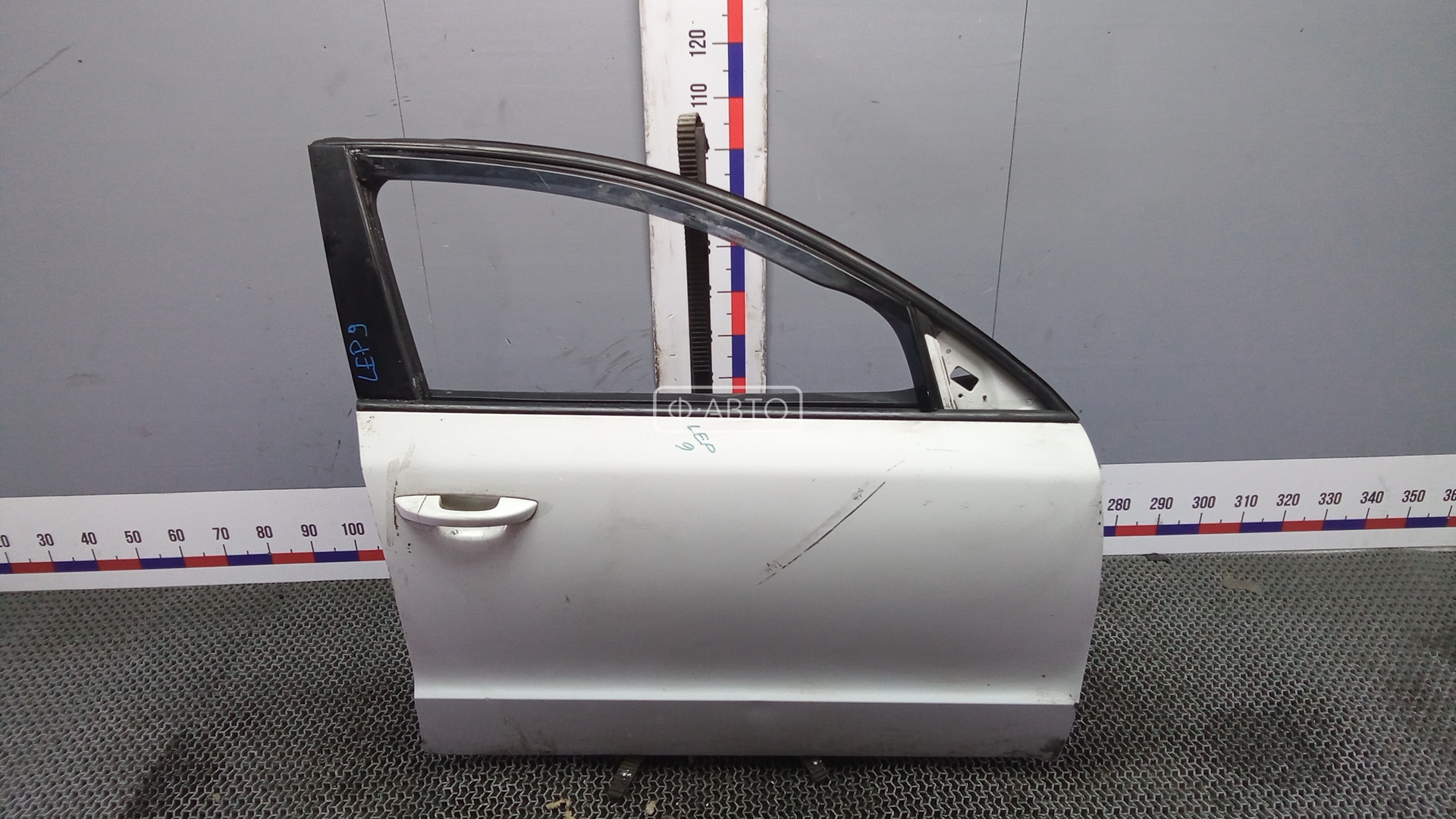 Дверь передняя правая