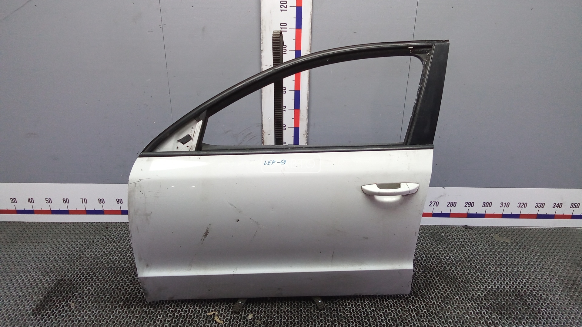 Дверь передняя левая