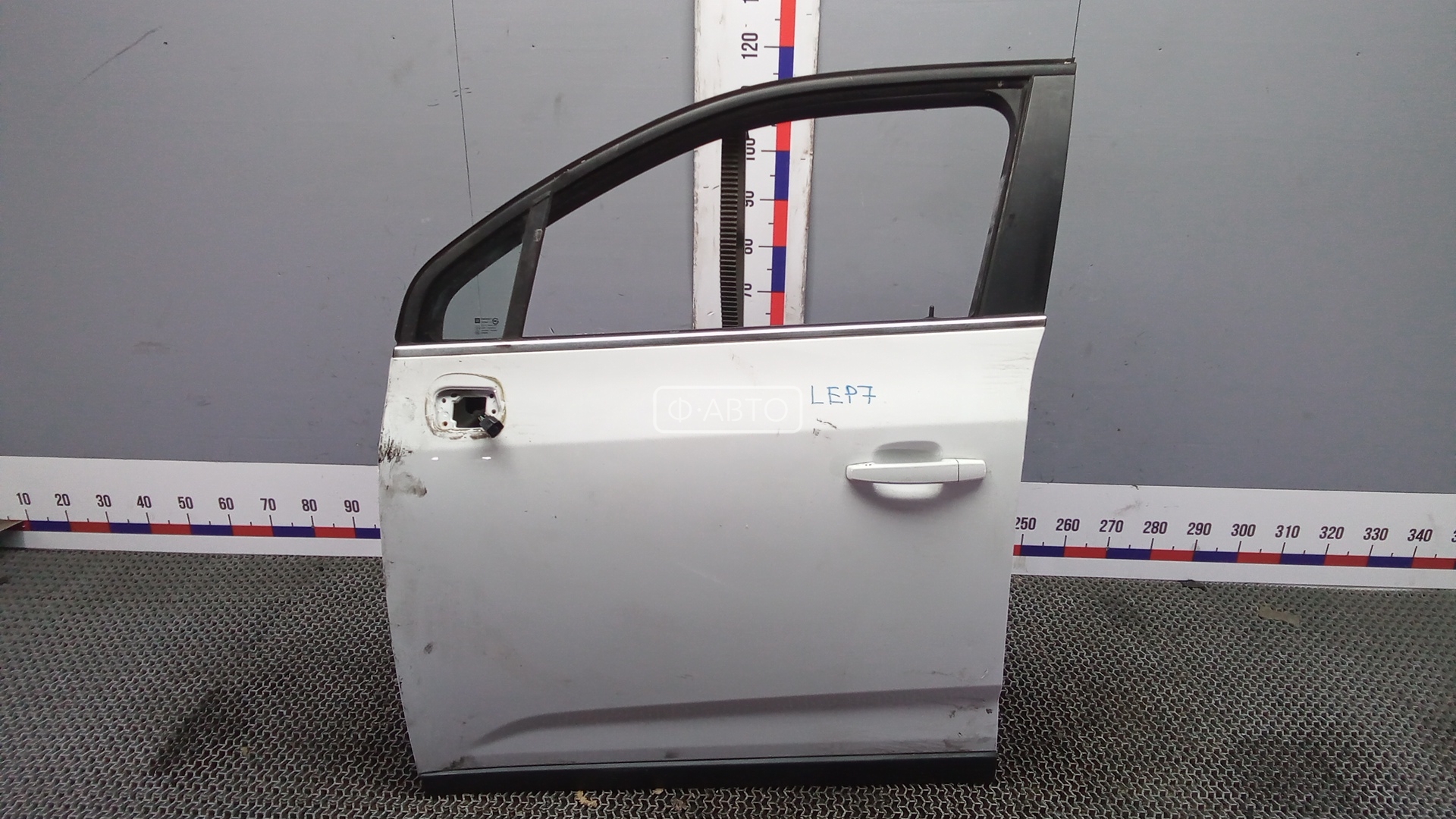 Дверь передняя левая