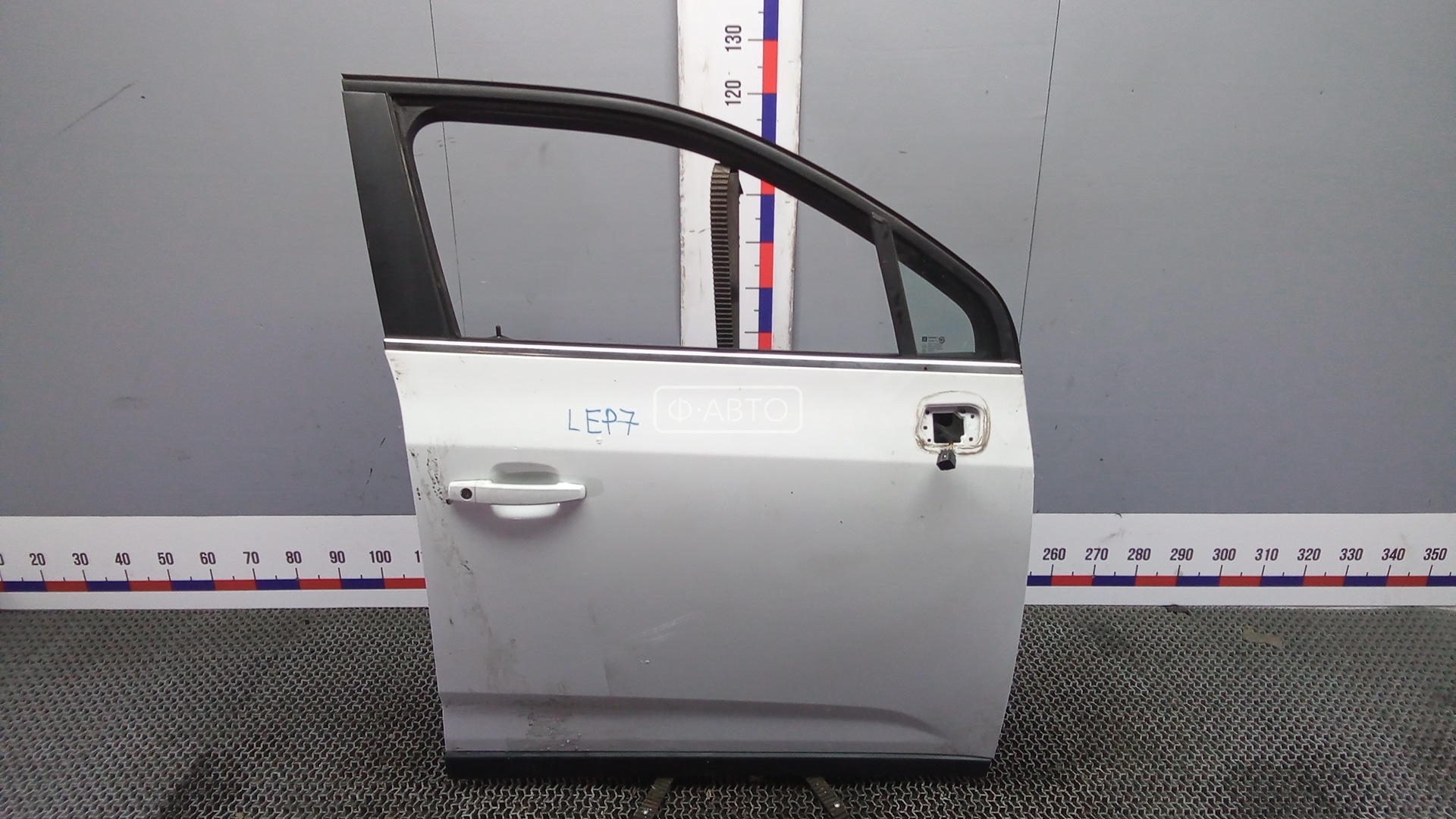 Дверь передняя правая