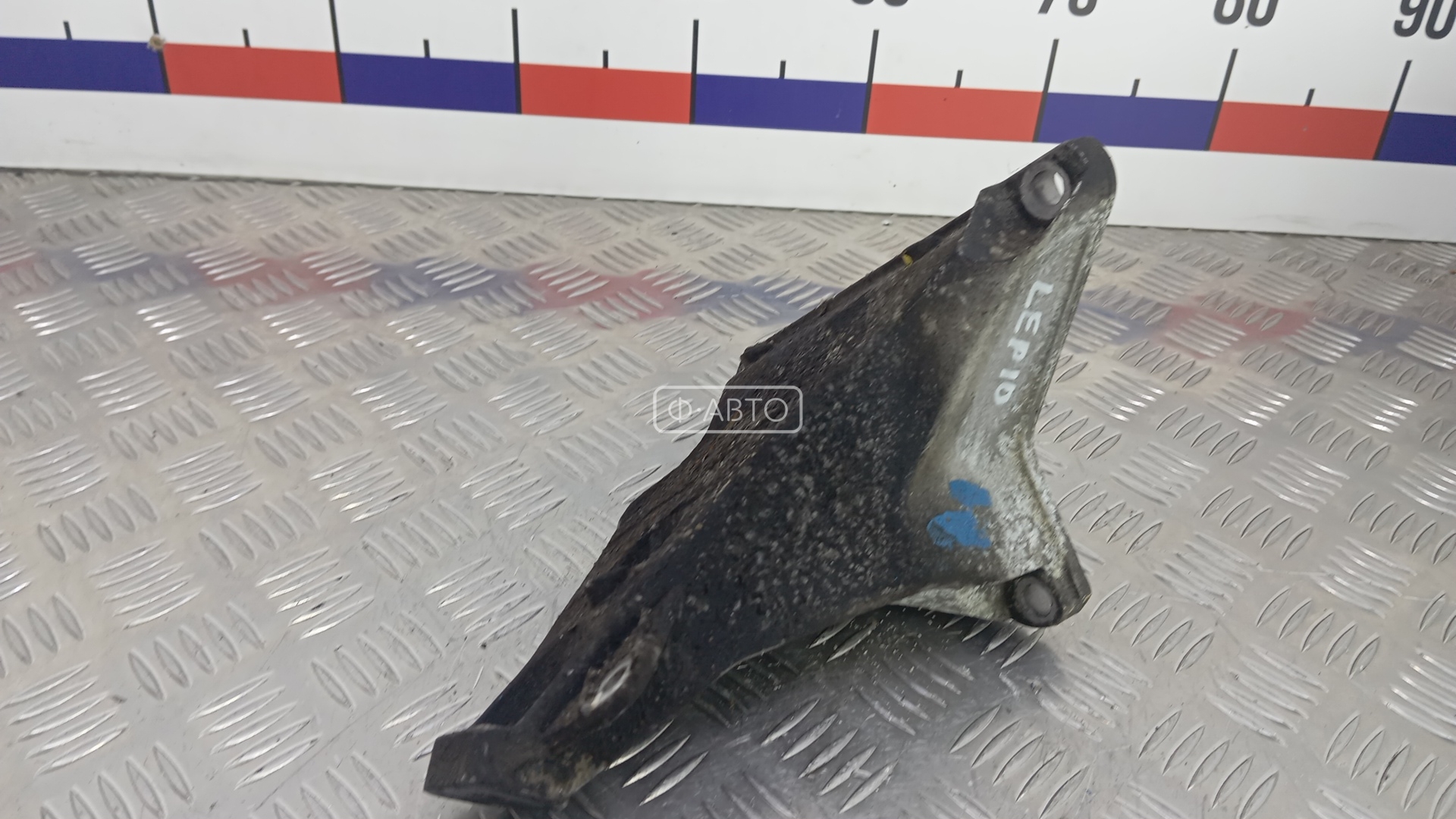 Кронштейн двигателя дизельный