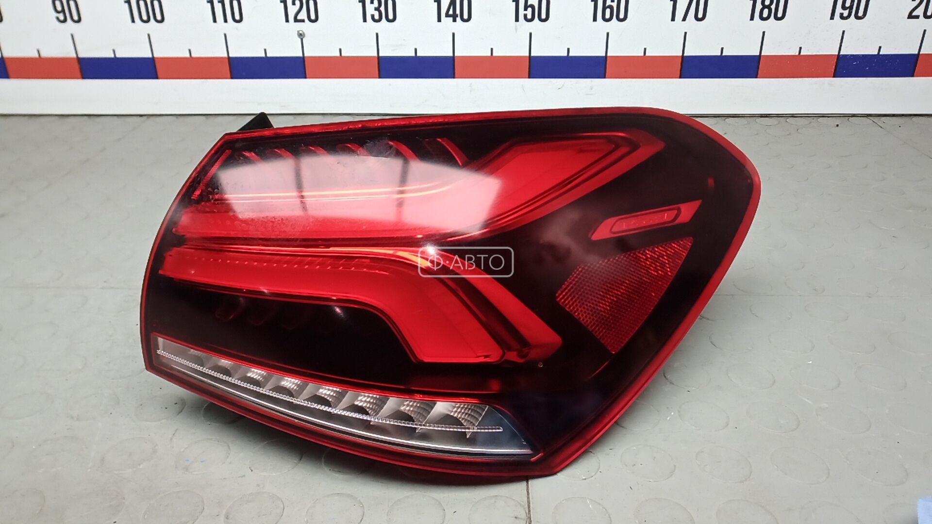 Фонарь задний правый