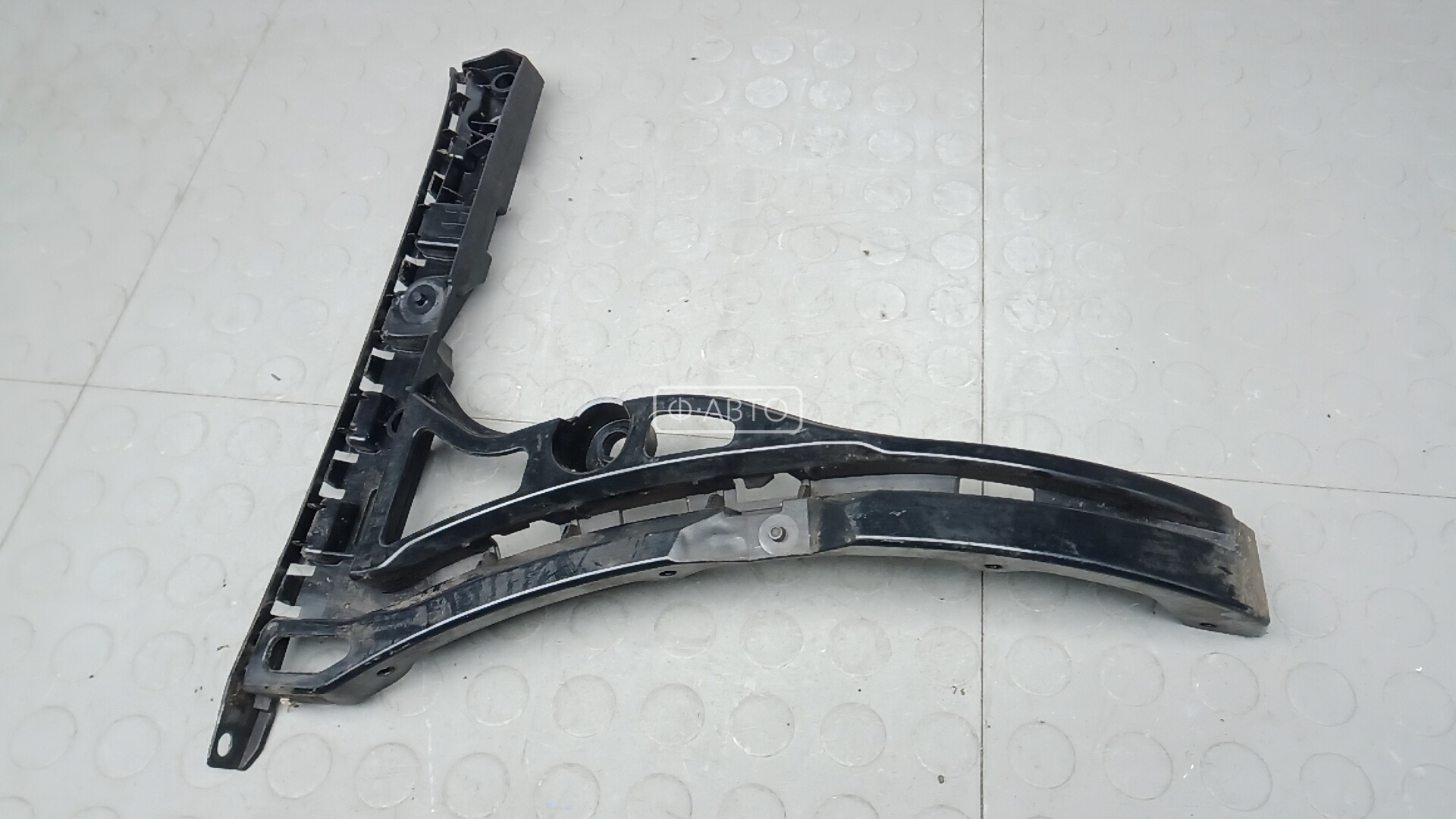 Крепление бампера заднее