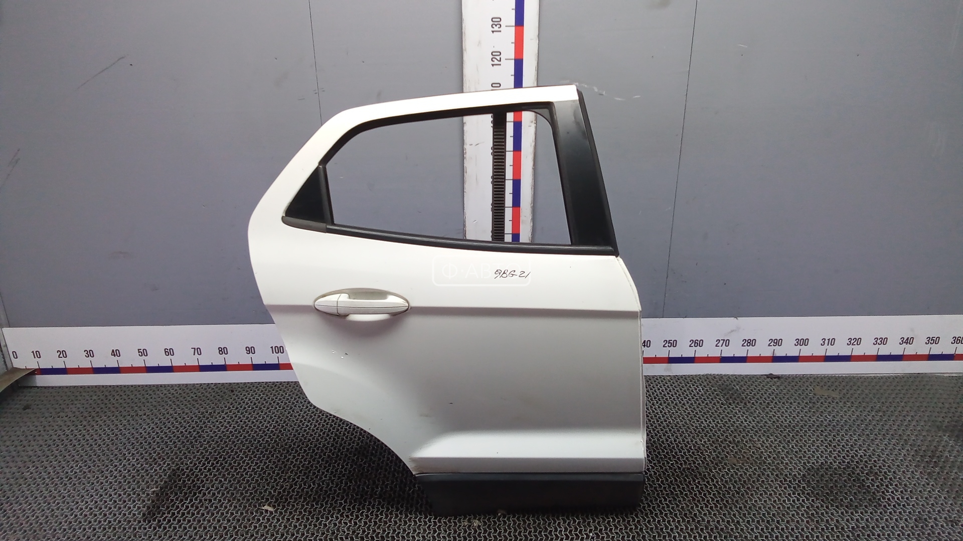 Дверь задняя правая