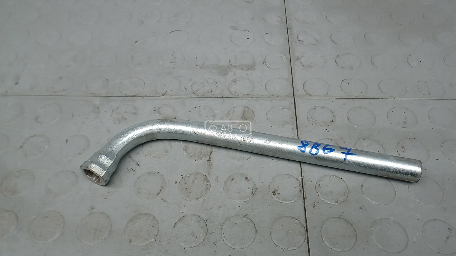 Ключ колесный