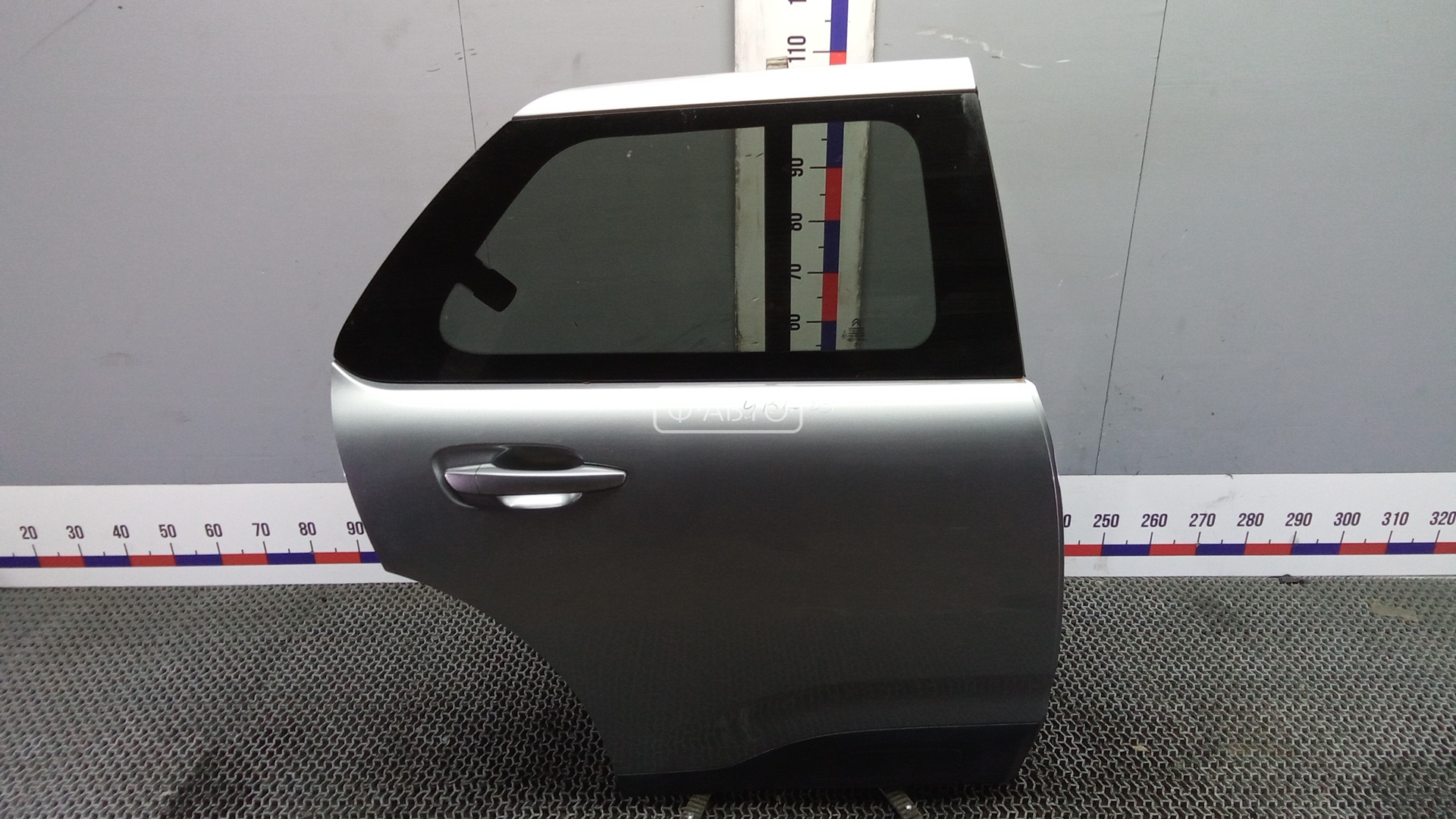 Дверь задняя правая