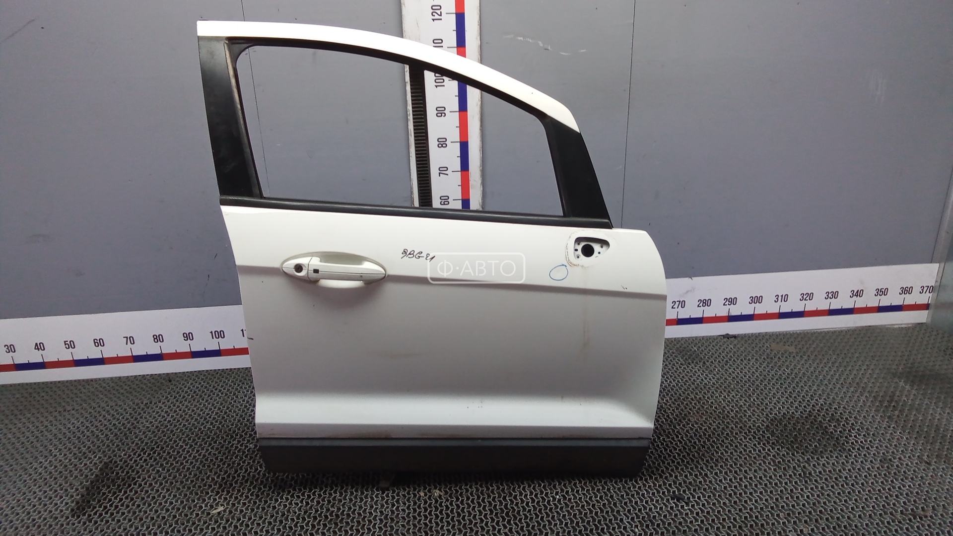 Дверь передняя правая