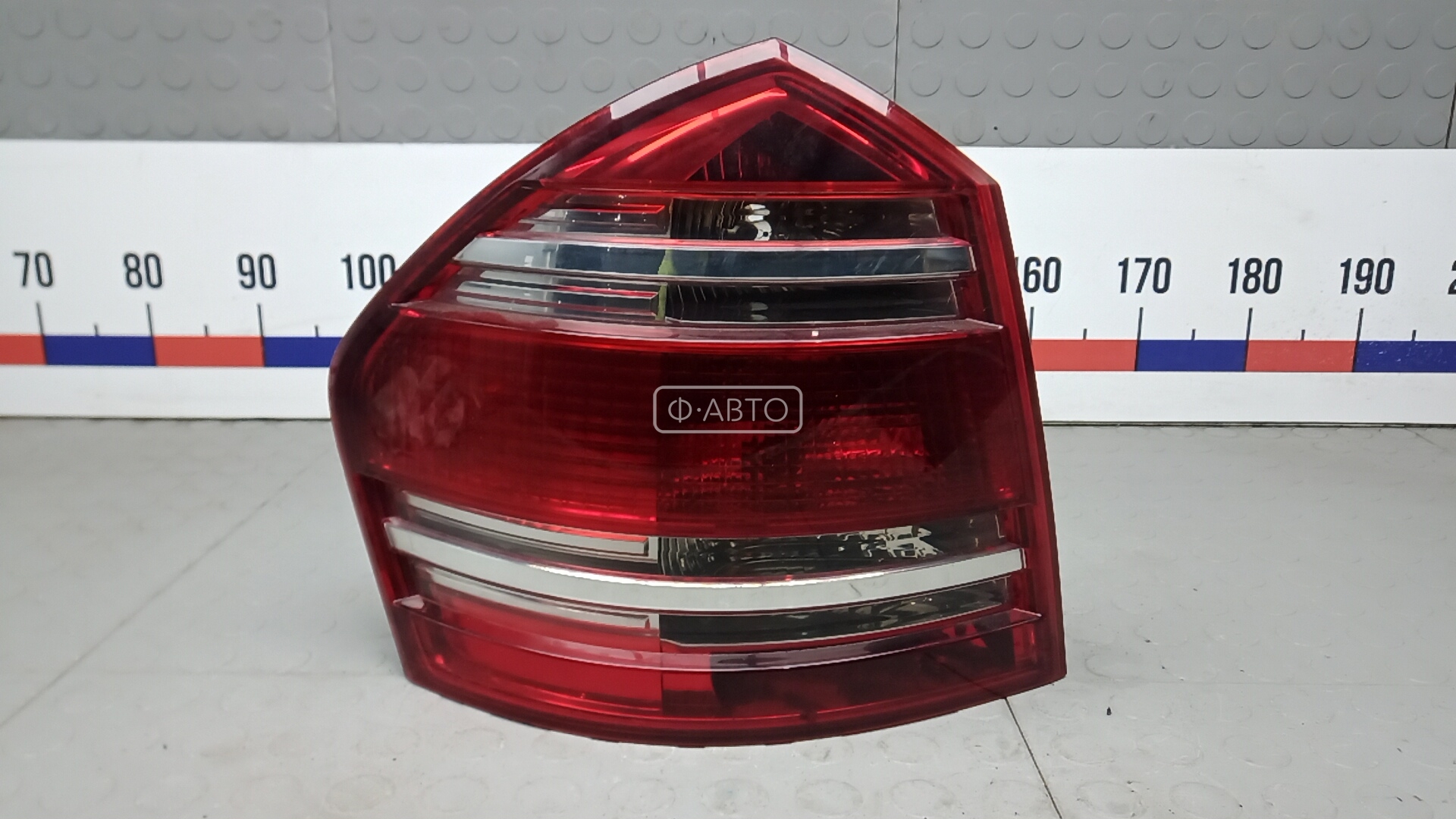 Фонарь задний левый