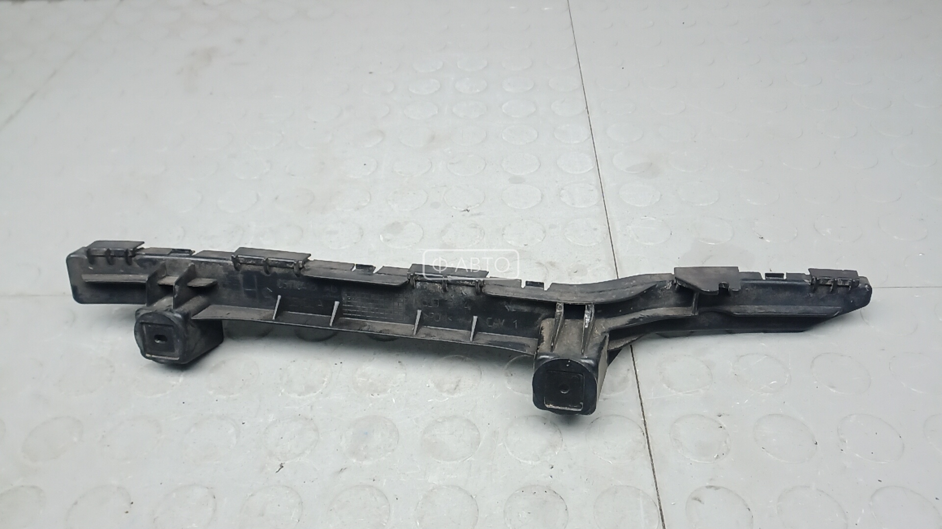 Крепление бампера заднее