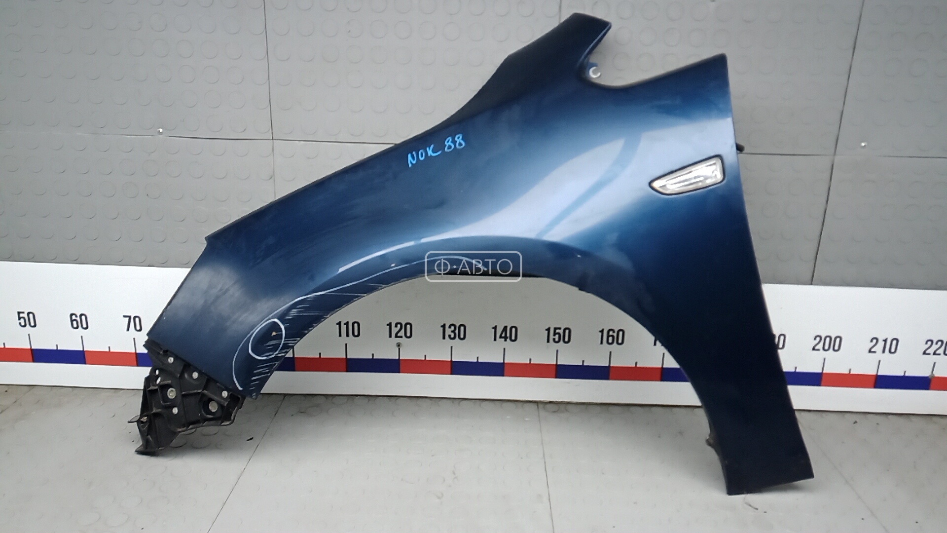 Крыло переднее левое