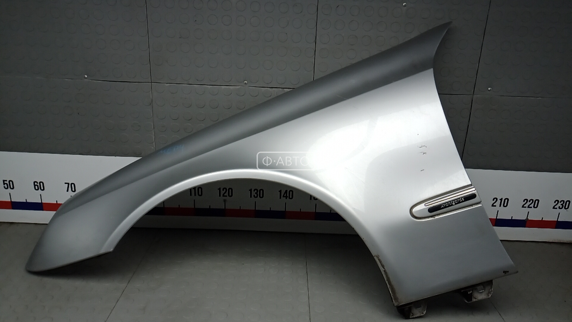 Крыло переднее левое