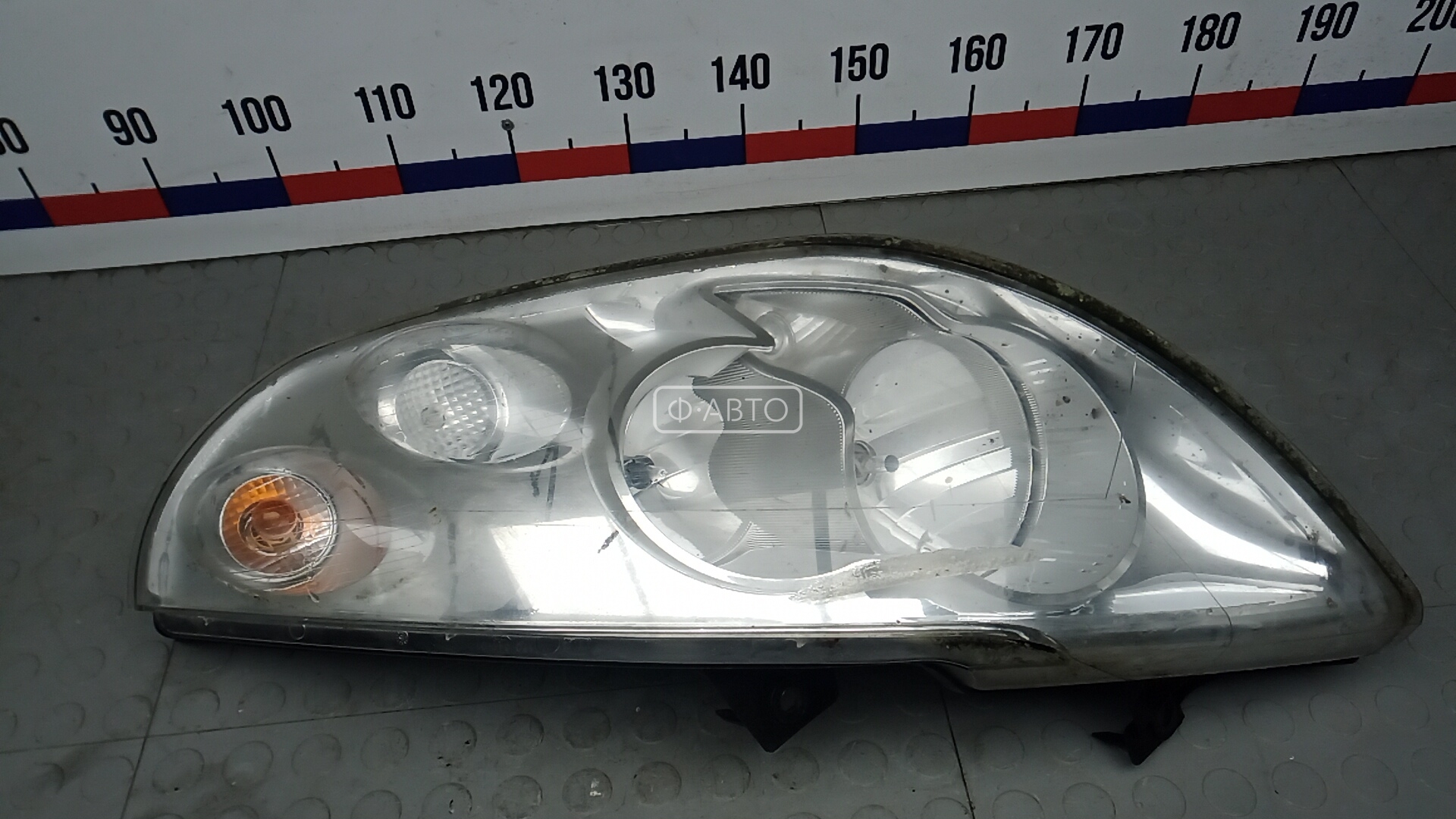 Фара левая