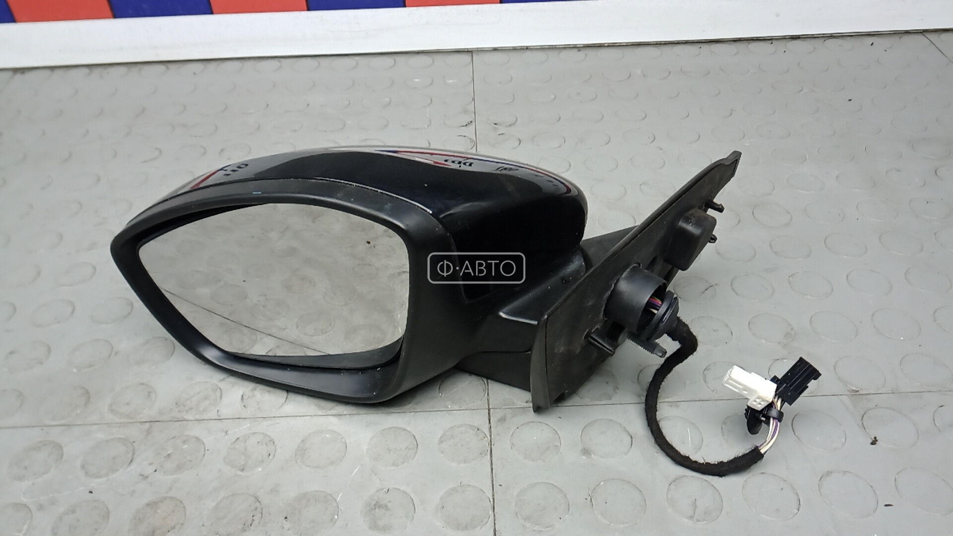 Зеркало наружное левое