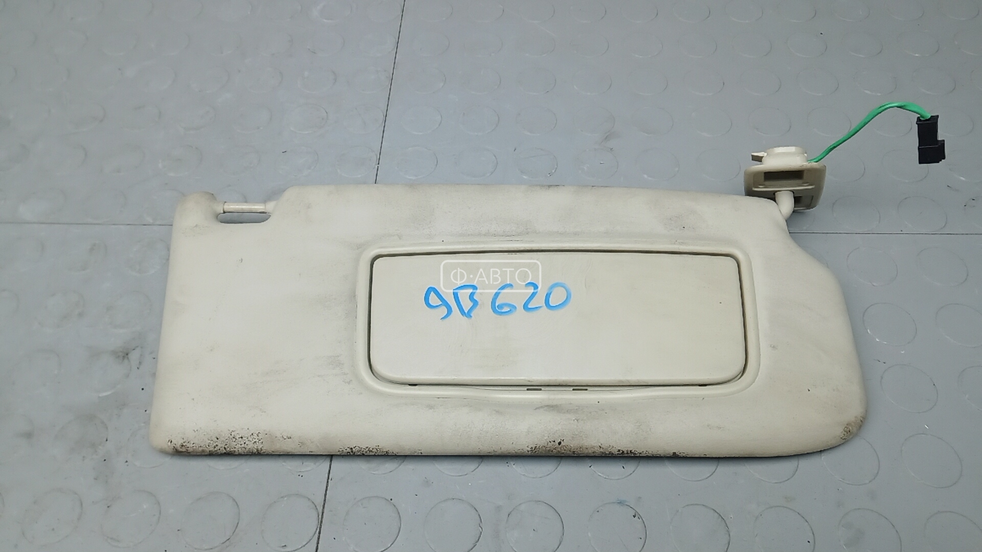 Солнцезащитный козырек