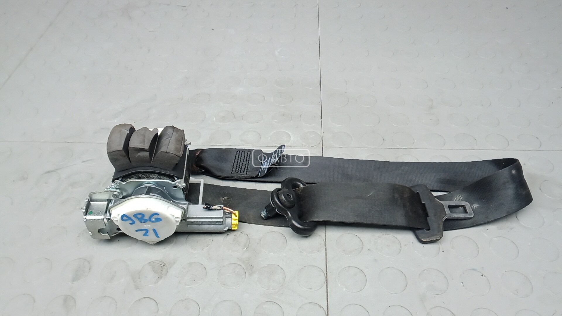 Ремень безопасности с пиропатроном сиденья переднего