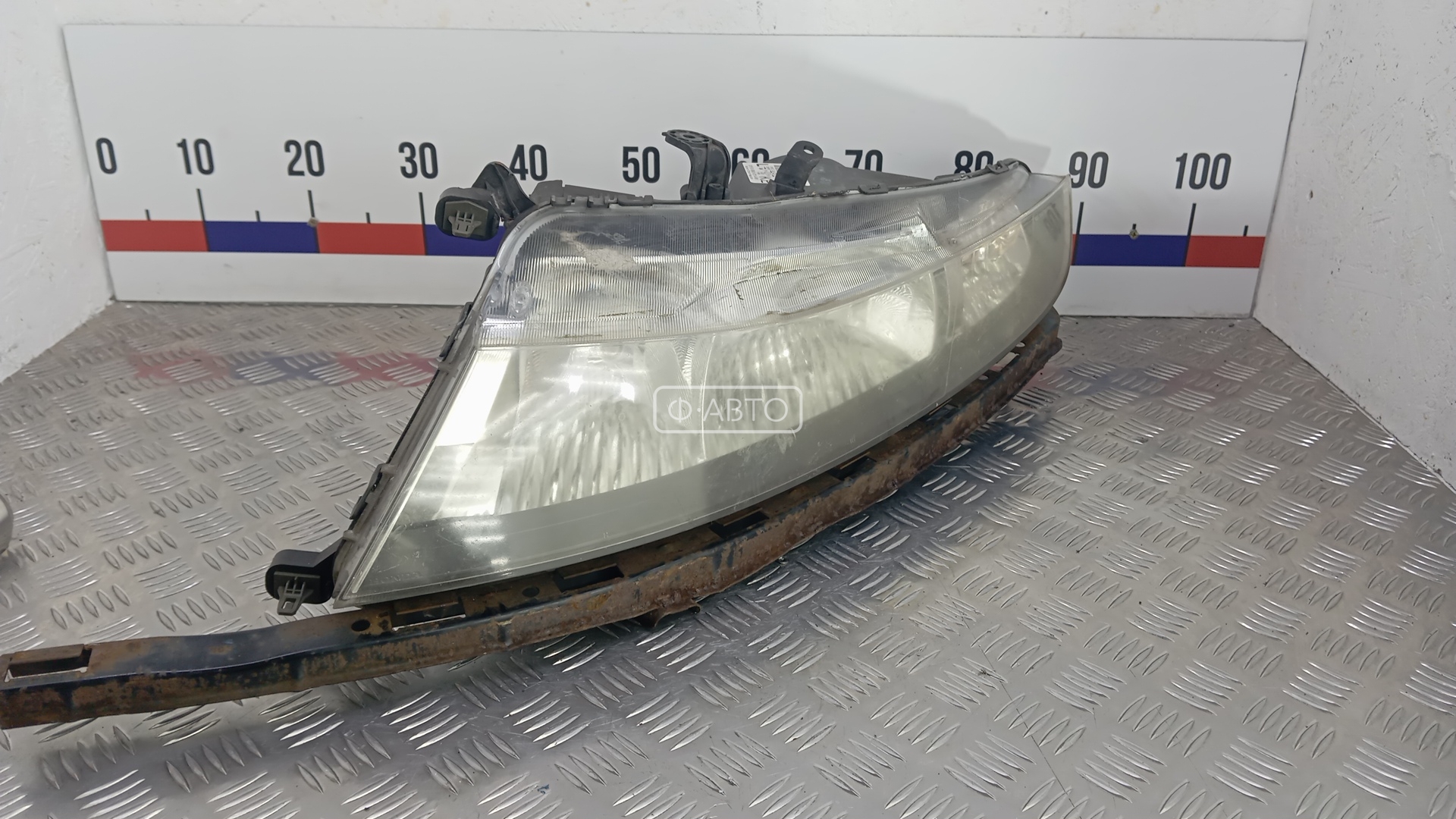 Фара левая