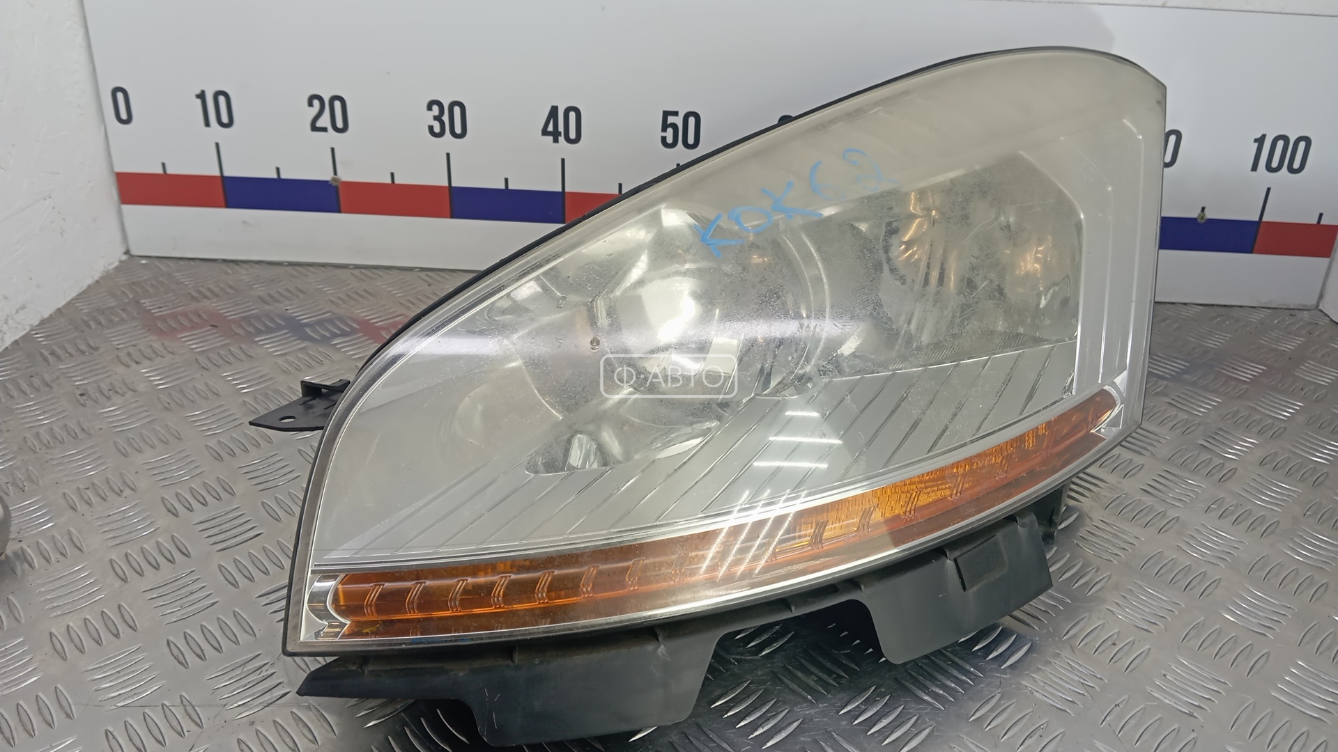 Фара левая