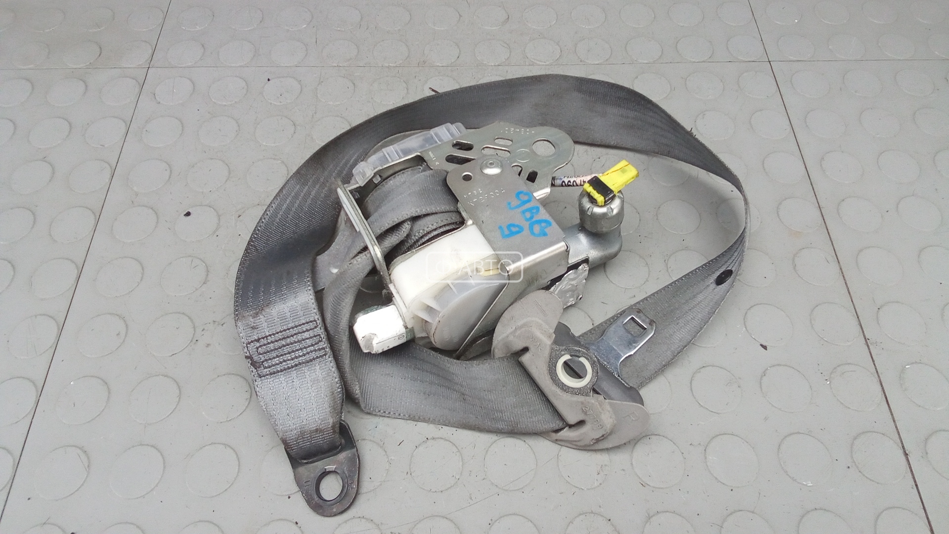 Ремень безопасности с пиропатроном сиденья переднего