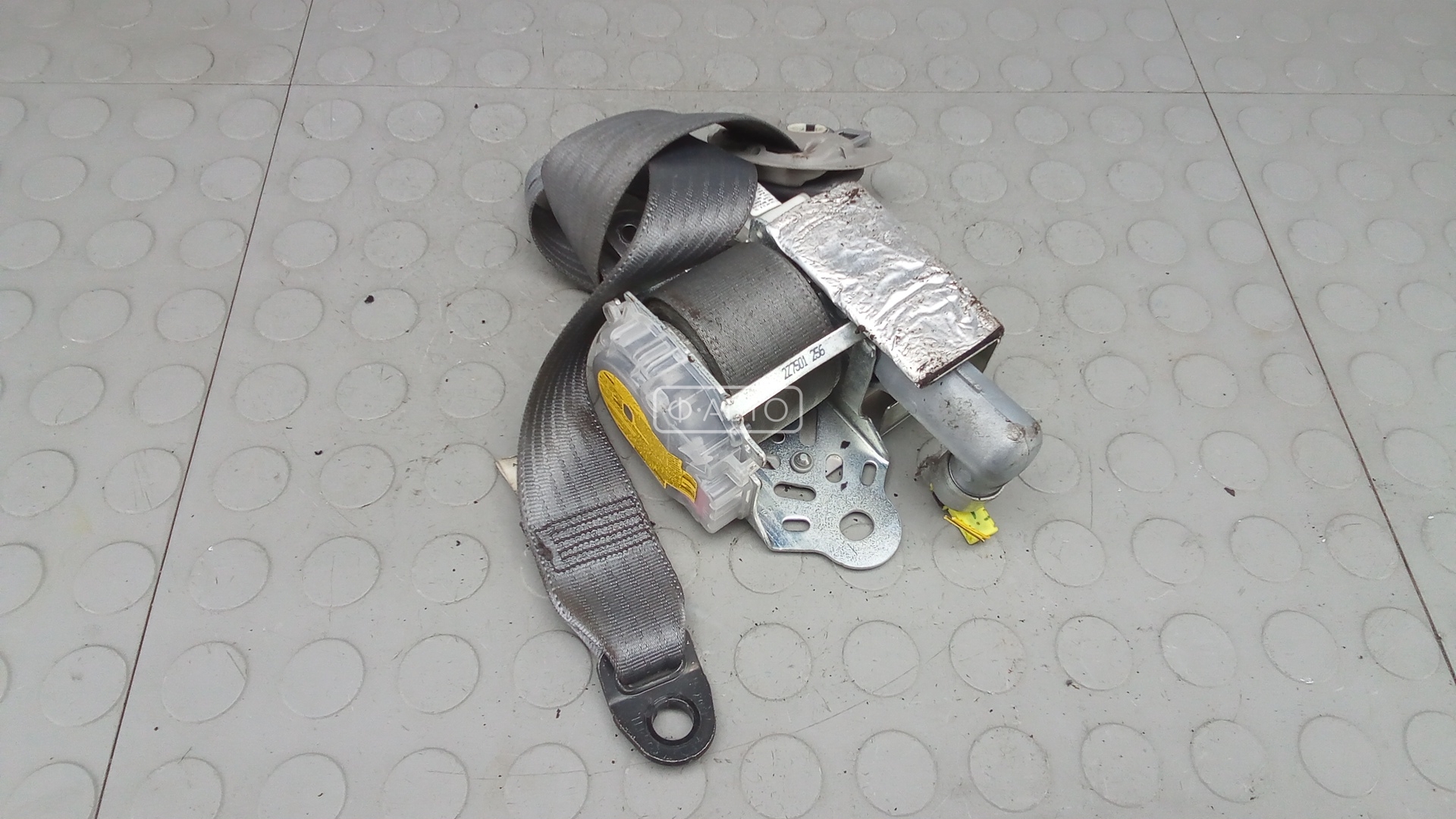 Ремень безопасности с пиропатроном сиденья переднего