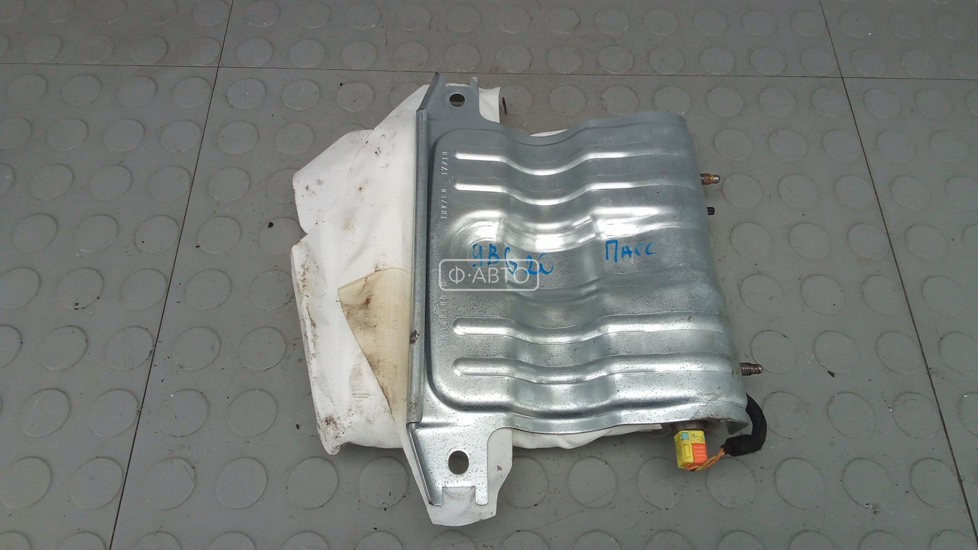 Подушка безопасности пассажира