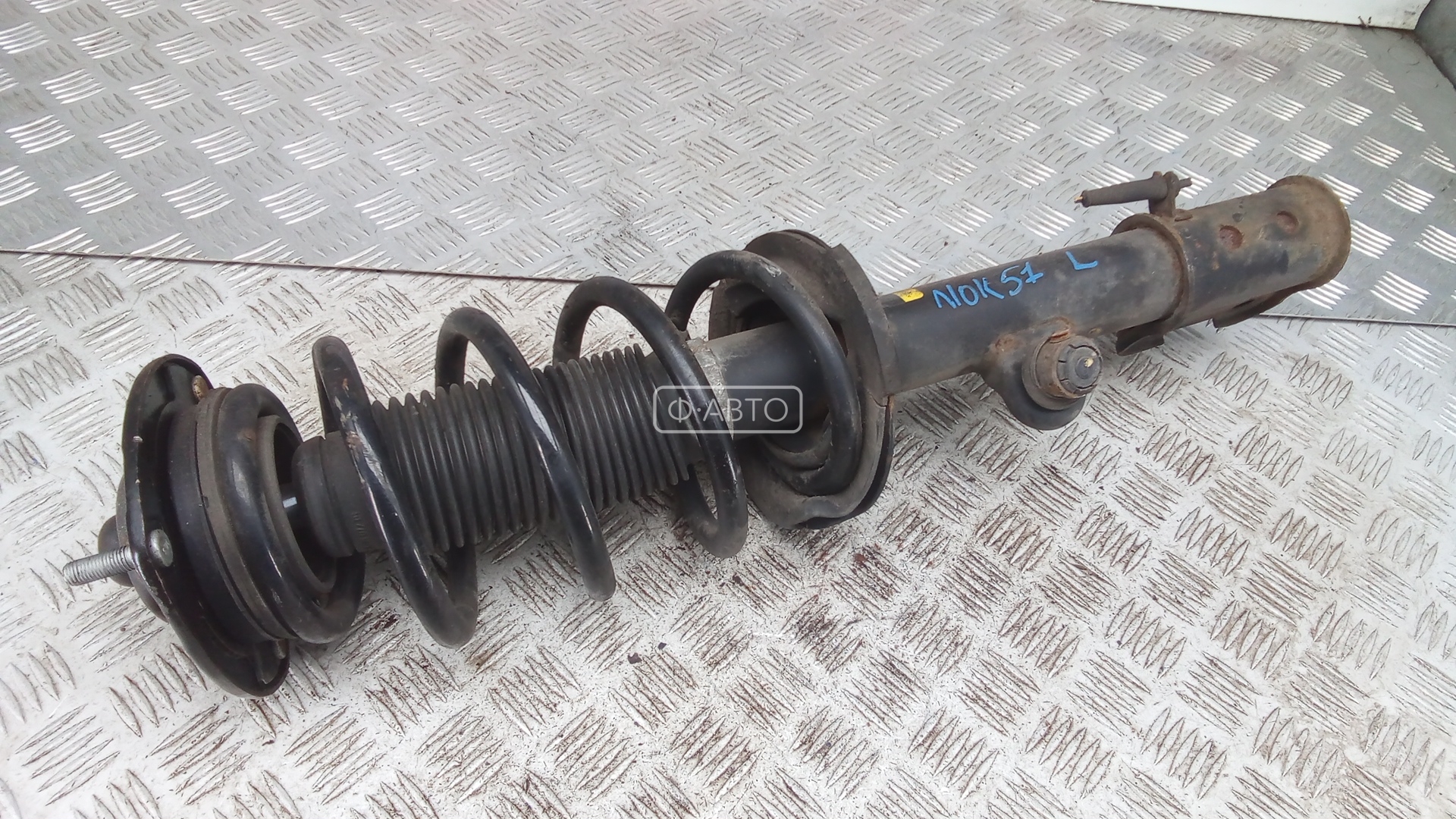 Стойка передняя левая