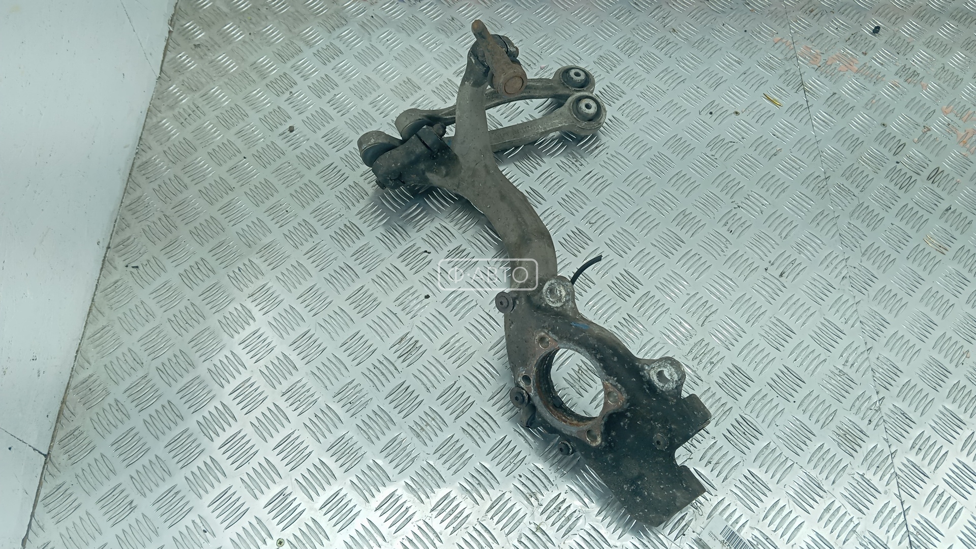 Ступица передняя левая