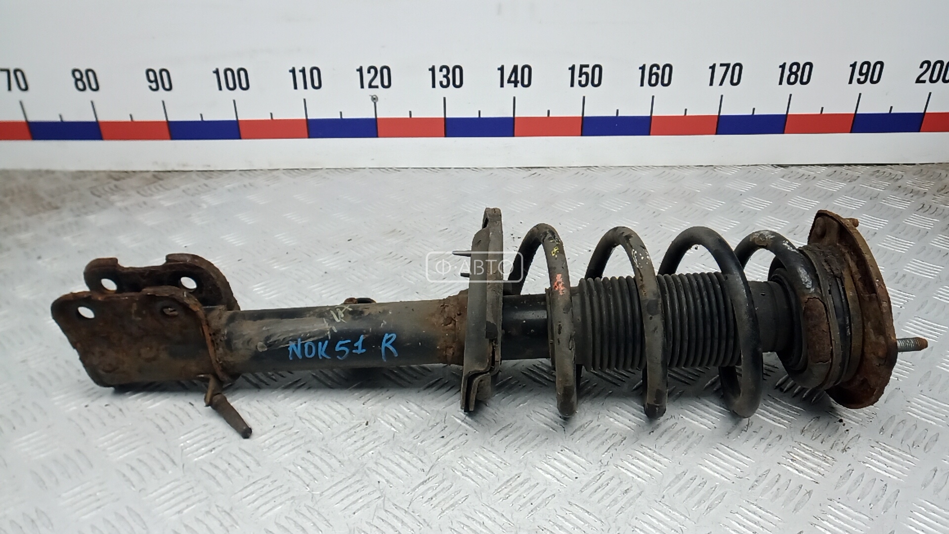 Стойка передняя правая