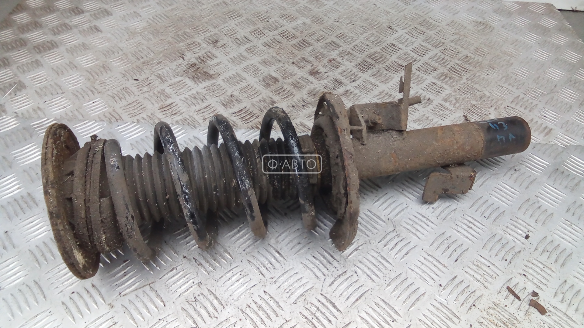 Стойка передняя левая