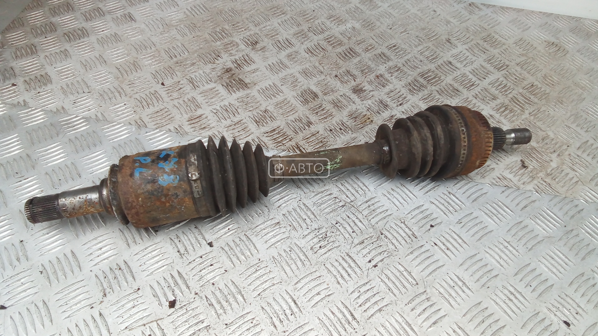 Привод передний левый